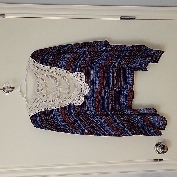 3/$30 THYME AND HONEY Navy Blue Aztec Crochet Doily Draped Open Front Kimono - Picture 5 of 8